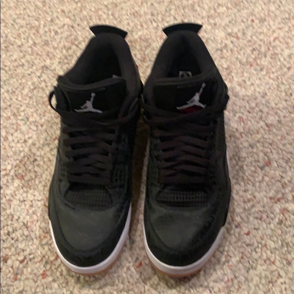 Men’s Jordan 4’s near mint condition